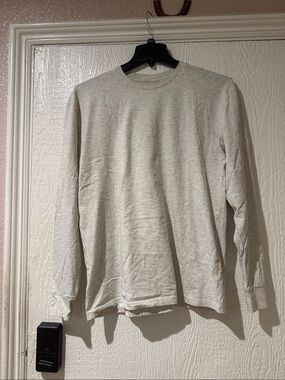 Classic Men's Long-Sleeve Crewneck Shirt in Light Gray 4for 18$